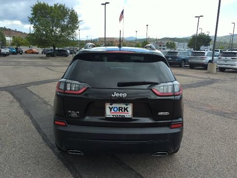 Used 2022 Jeep Cherokee Latitude Lux w/ Sun & Sound Group AWD/4WD image 5