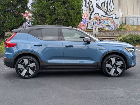 Used 2023 Volvo XC40 Recharge Ultimate w/ Protection Package Premier AWD/4WD image 8