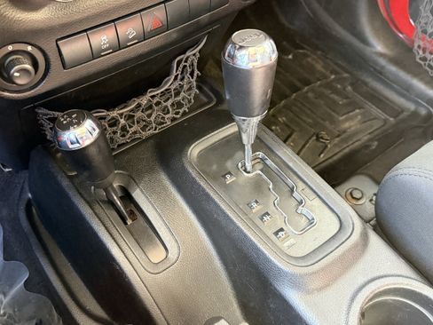 Used 2012 Jeep Wrangler Unlimited Sport image 27