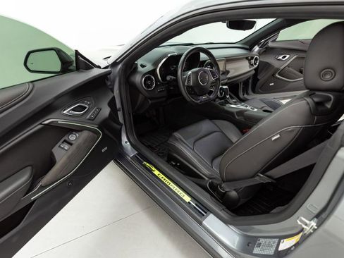 Used 2021 Chevrolet Camaro SS image 30