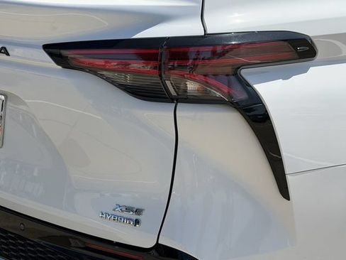 Certified 2024 Toyota Sienna XSE FWD image 8