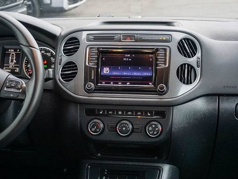 Used 2017 Volkswagen Tiguan S FWD image 16