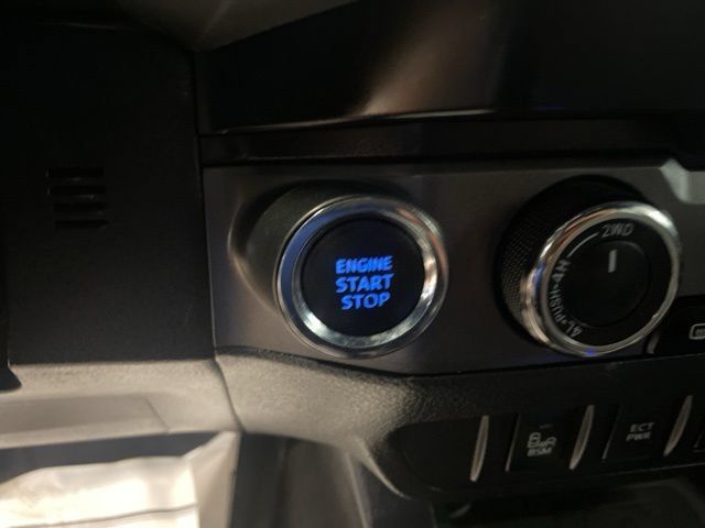 Used 2019 Toyota Tacoma TRD Off-Road w/ Technology Package AWD/4WD image 17