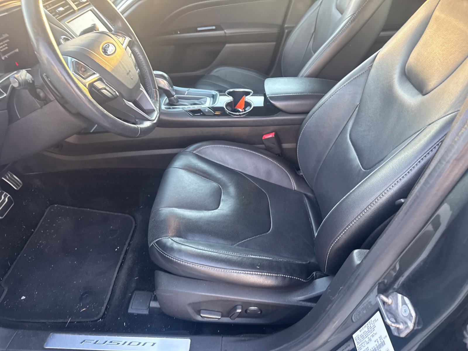 Used 2016 Ford Fusion Titanium FWD image 12