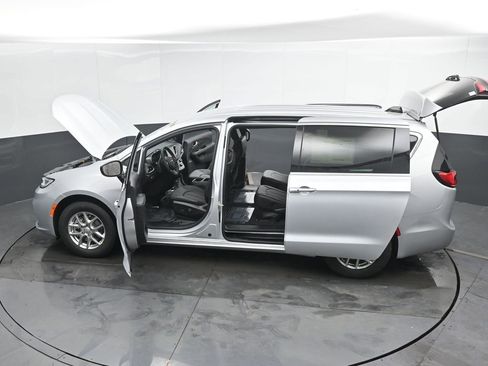 New 2026 Chrysler Pacifica Select image 49