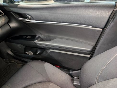 Used 2020 Toyota Camry LE FWD image 33