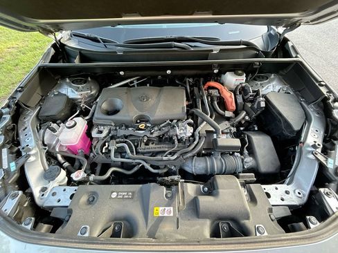 Certified 2024 Toyota RAV4 XLE AWD/4WD image 32