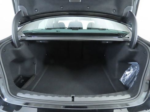 Used 2025 BMW 330i Sedan w/ M Sport Package image 30