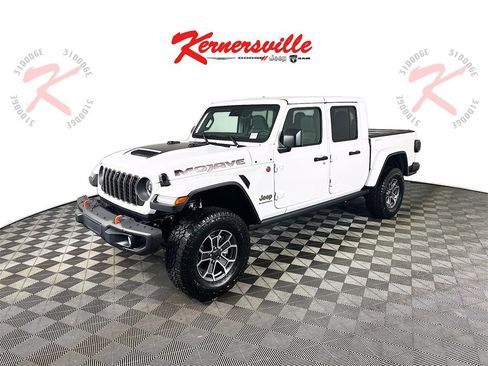 New 2025 Jeep Gladiator Mojave image 3