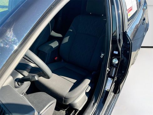 Used 2023 Toyota Corolla LE image 19