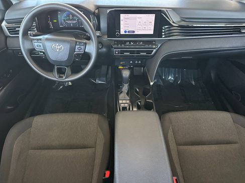 Used 2025 Toyota Camry LE FWD image 12