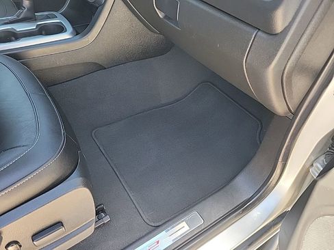 Used 2019 Chevrolet Colorado ZR2 image 40