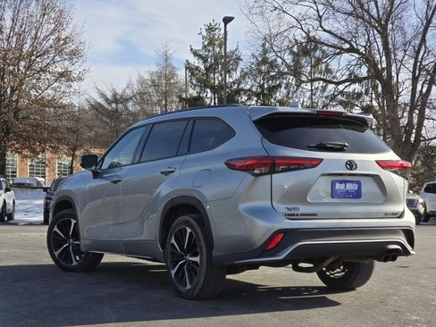 Used 2021 Toyota Highlander XSE image 11