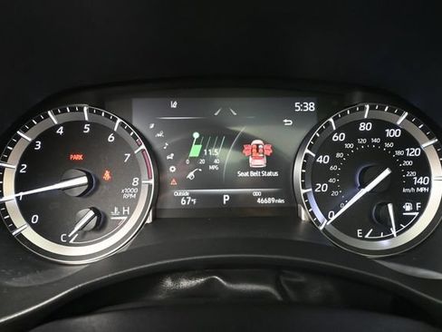 Used 2022 Toyota Highlander XLE AWD/4WD image 30