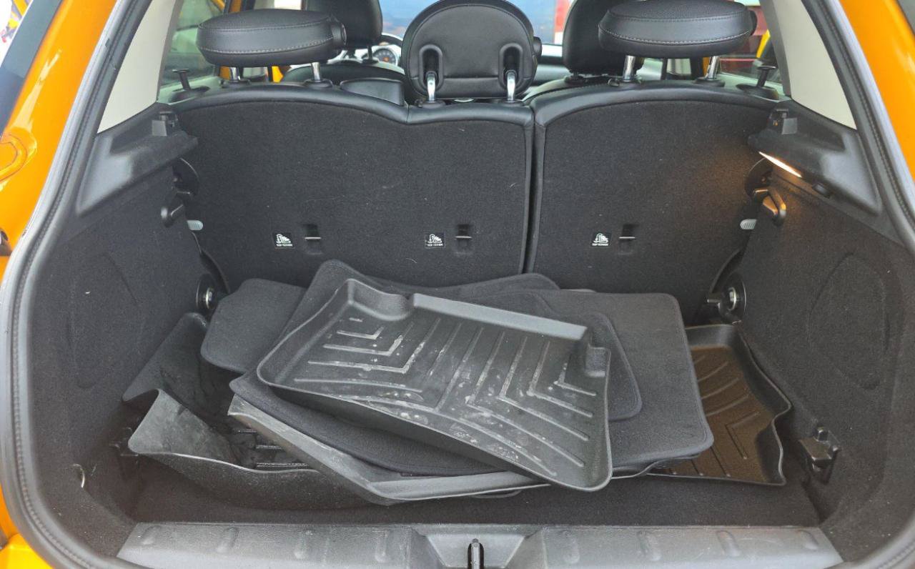 Used 2015 MINI Cooper 4-Door Hardtop FWD image 17