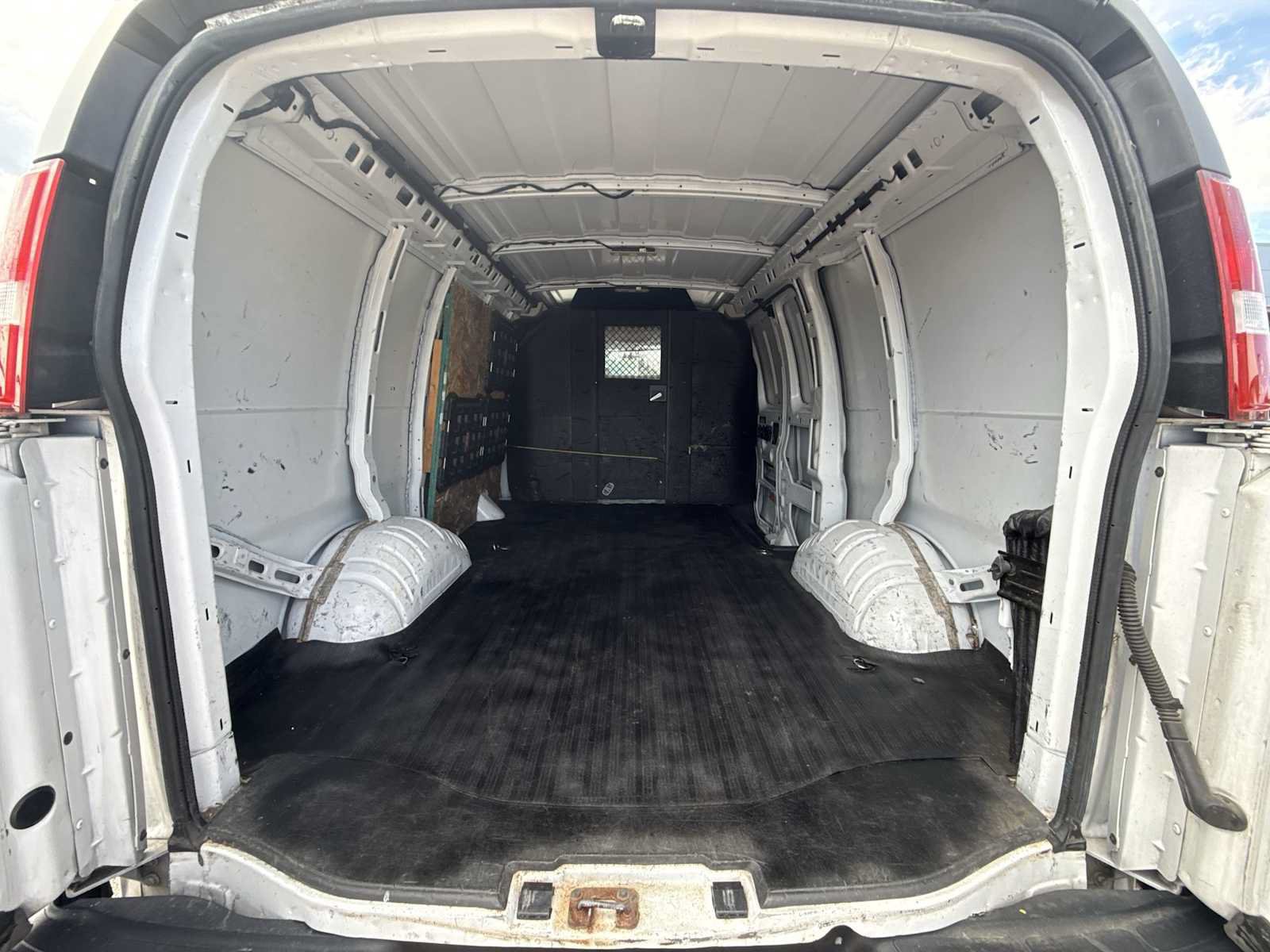 Used 2019 Chevrolet Express 2500 w/ Driver Convenience Package RWD image 21