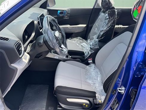 New 2025 Hyundai Venue SEL image 5