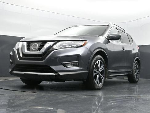 Used 2017 Nissan Rogue SL w/ SL Premium Package FWD image 36
