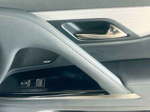 Used 2023 Lexus LX 600 F Sport w/ Accessory Package (Z1) image 32