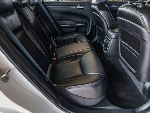 Used 2023 Chrysler 300 Touring L image 30