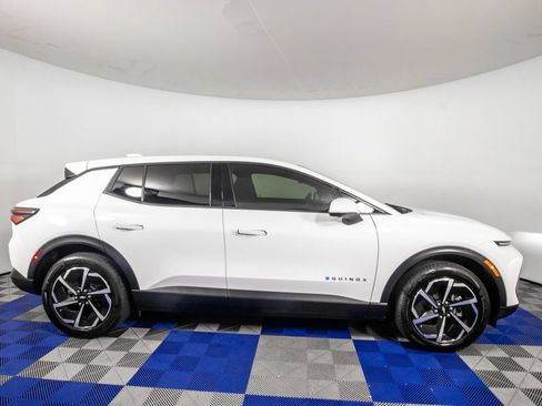 Used 2025 Chevrolet Equinox EV LT w/ Comfort Package FWD image 4