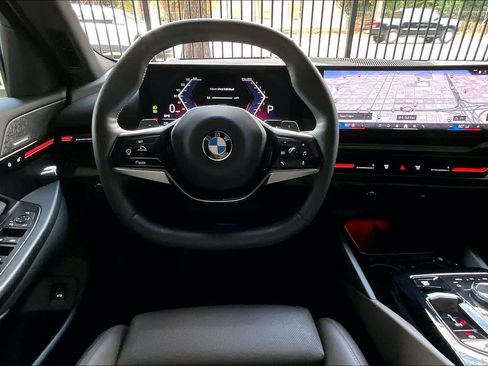 Used 2024 BMW 530i image 5