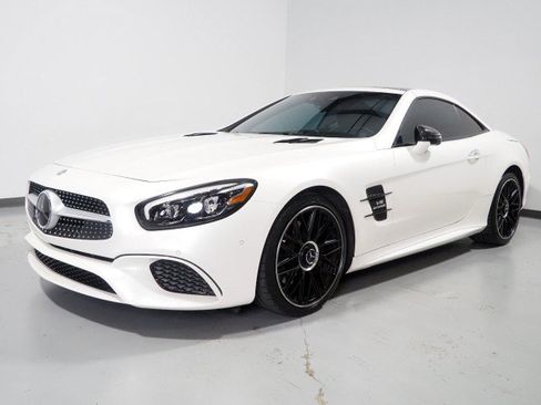 Used 2017 Mercedes-Benz SL 550 image 16
