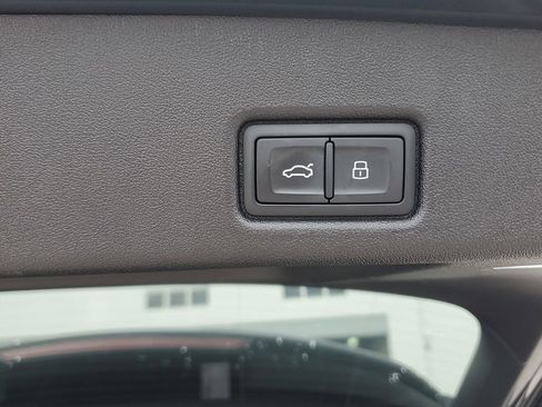 Certified 2025 Audi Q5 Premium Plus w/ Premium Plus AWD/4WD image 16