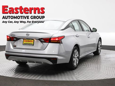 Used 2023 Nissan Altima 2.5 S image 5