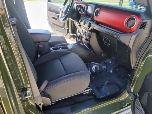 Used 2021 Jeep Wrangler Unlimited Rubicon AWD/4WD image 14