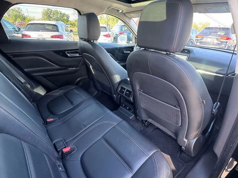 Used 2020 Jaguar F-PACE Prestige image 19