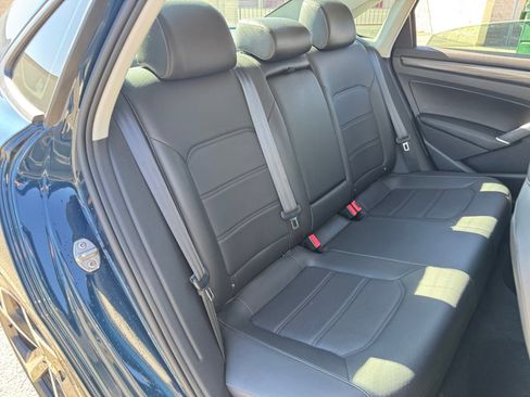 Used 2020 Volkswagen Passat 2.0T R-Line image 19