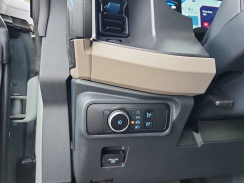 Used 2023 Ford Bronco Wildtrak image 13