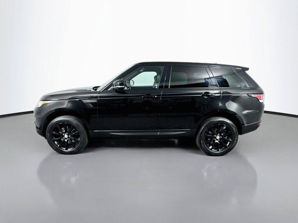 Used 2015 Land Rover Range Rover Sport SE AWD/4WD image 2