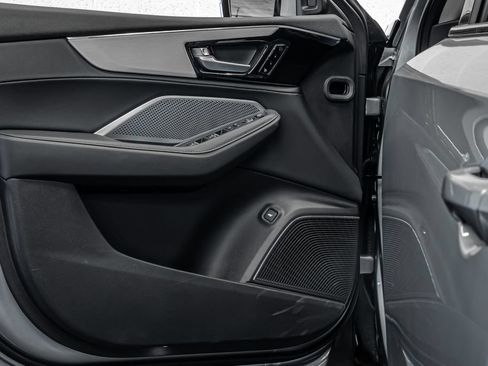 New 2026 Acura MDX SH-AWD image 17
