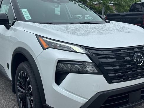 New 2026 Nissan Rogue SV AWD/4WD image 10