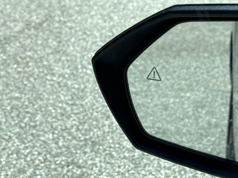 Certified 2025 Hyundai Elantra Sport image 17