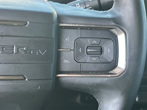 Used 2024 GMC Hummer EV 2X w/ Extreme Off-Road Package image 32