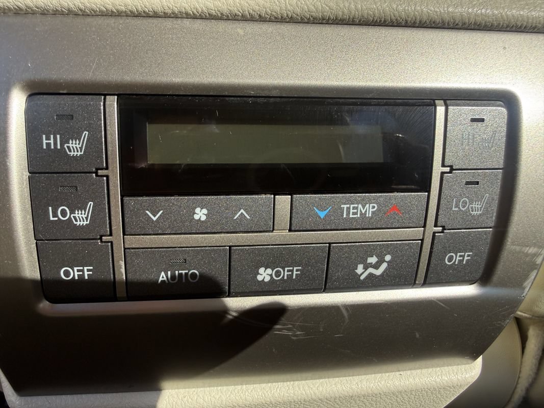 Used 2014 Lexus GX 460 w/ Premium Package AWD/4WD image 19
