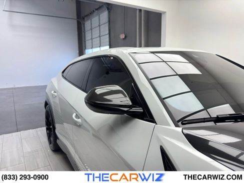 Used 2020 Lamborghini Urus image 39