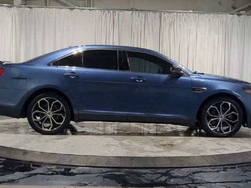 Used 2018 Ford Taurus SHO image 11