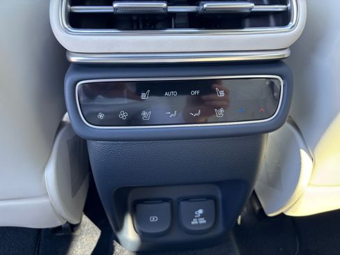 Used 2026 Genesis GV80 3.5T Prestige image 32