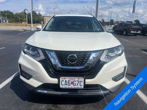 Used 2019 Nissan Rogue SL w/ Premium Package FWD image 2