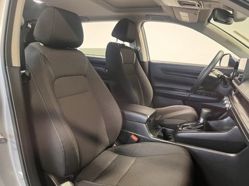 Used 2025 Honda CR-V EX image 10