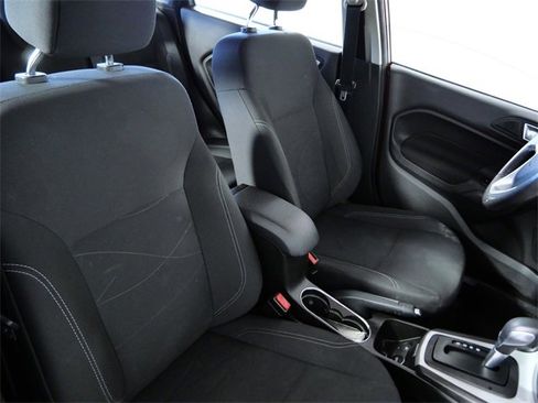 Used 2016 Ford Fiesta SE image 12