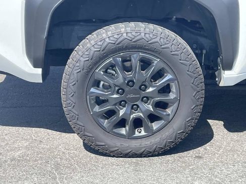 Used 2025 Toyota 4Runner SR5 RWD image 8