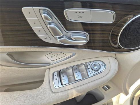 Used 2022 Mercedes-Benz GLC 300 image 11