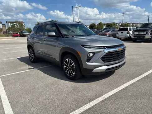 Used 2024 Chevrolet TrailBlazer LT FWD image 9