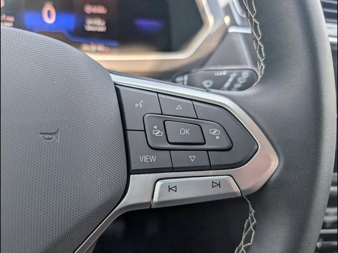 Certified 2023 Volkswagen Tiguan SE FWD image 14