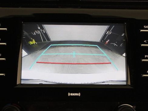 Used 2020 Toyota Camry SE image 26